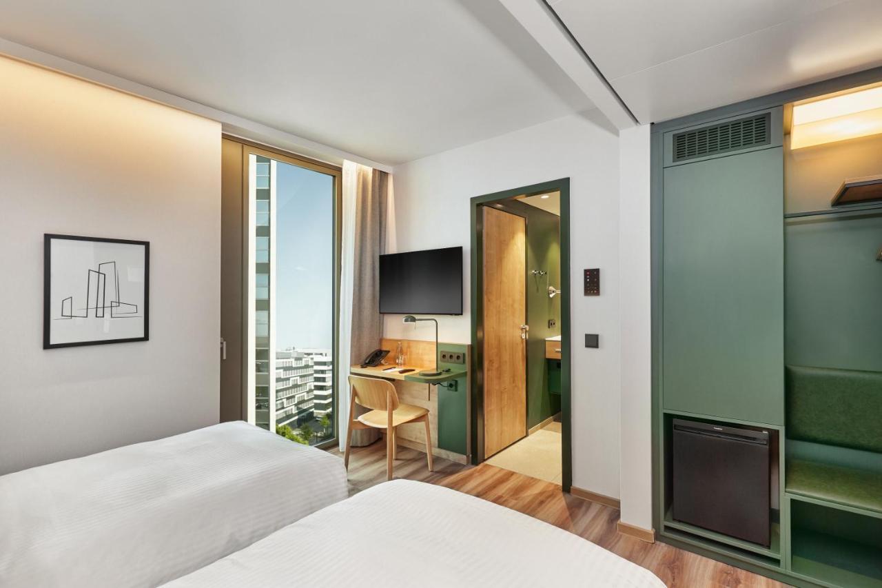 H+ Frankfurt 4*