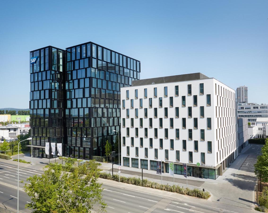 H+ Frankfurt 4*