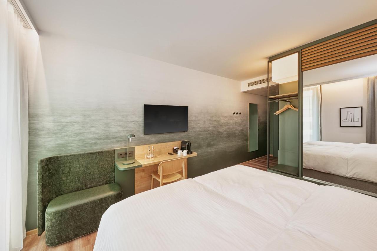 H+ Frankfurt 4*