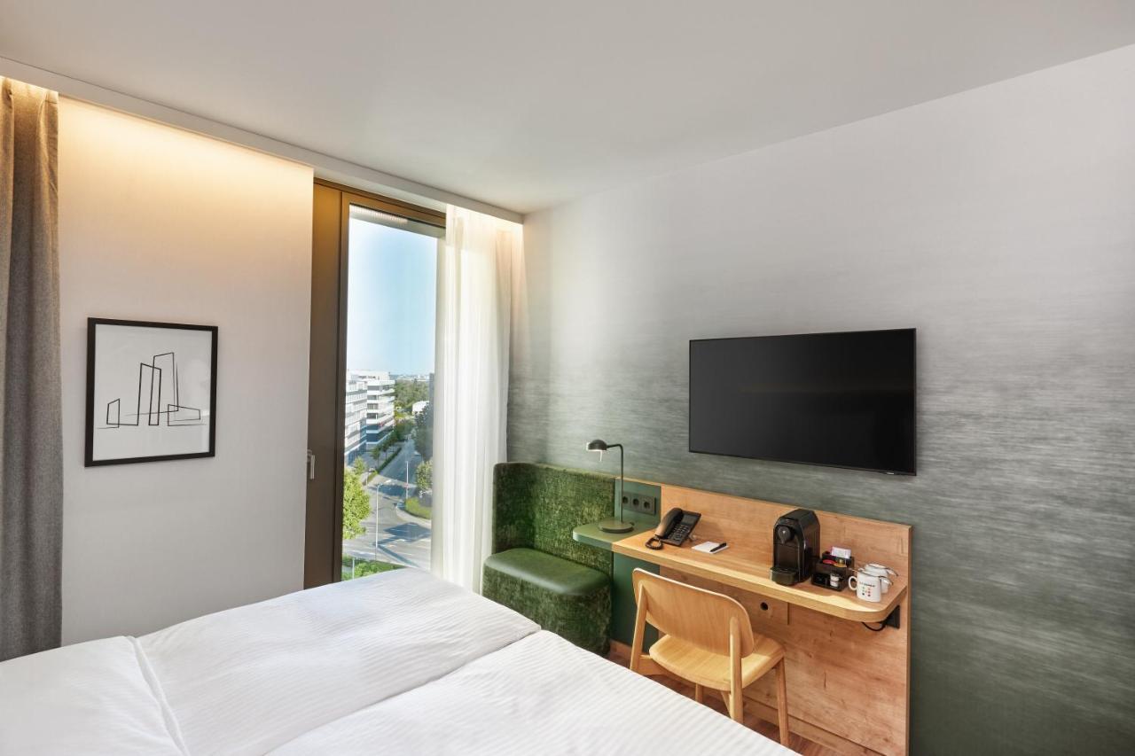 H+ Frankfurt 4*